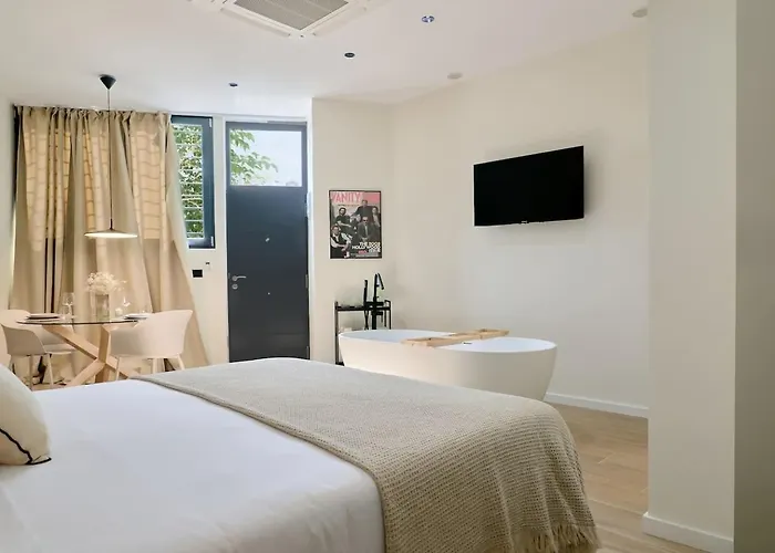 Romantic Apartment N2 Oceanografico Virkin Suites